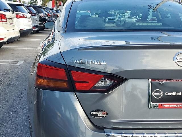 Nissan Altima