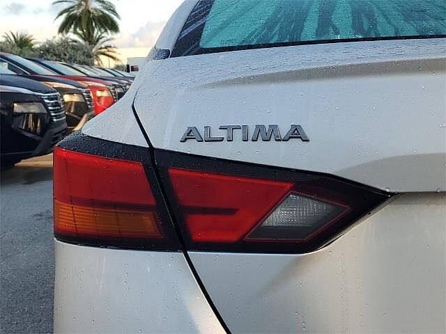 Nissan Altima