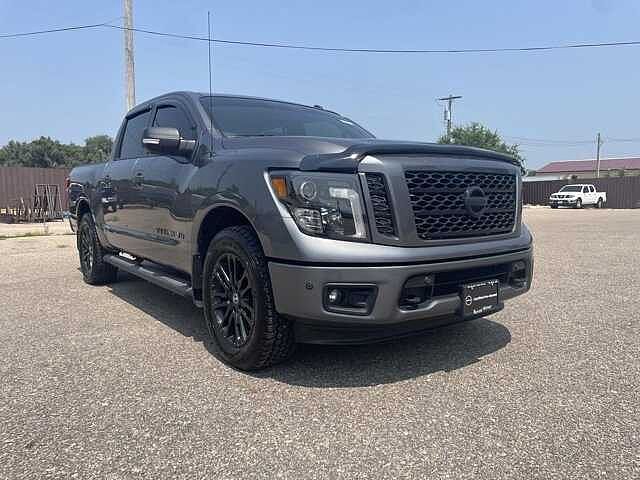 Nissan Titan