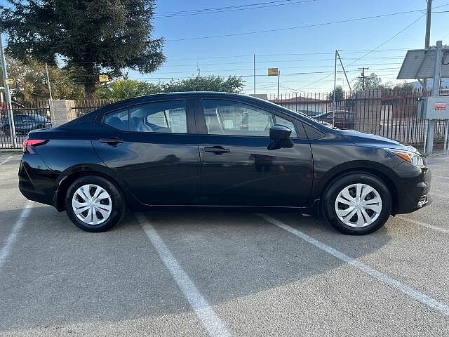 Nissan Versa