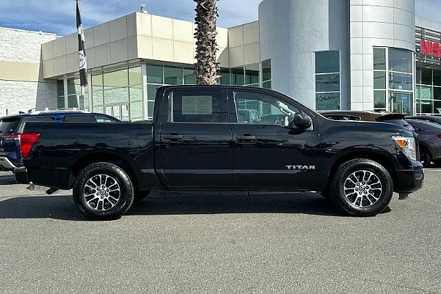 Nissan Titan