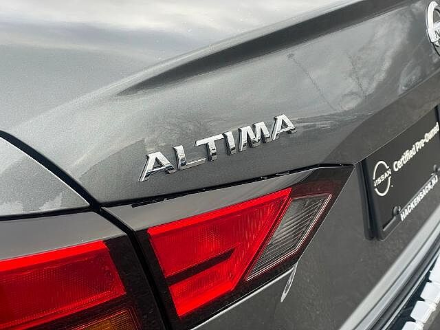 Nissan Altima