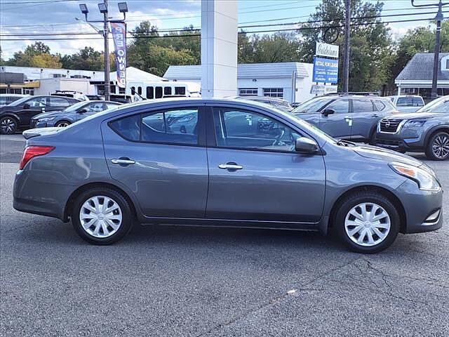 Nissan Versa