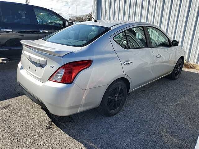 Nissan Versa