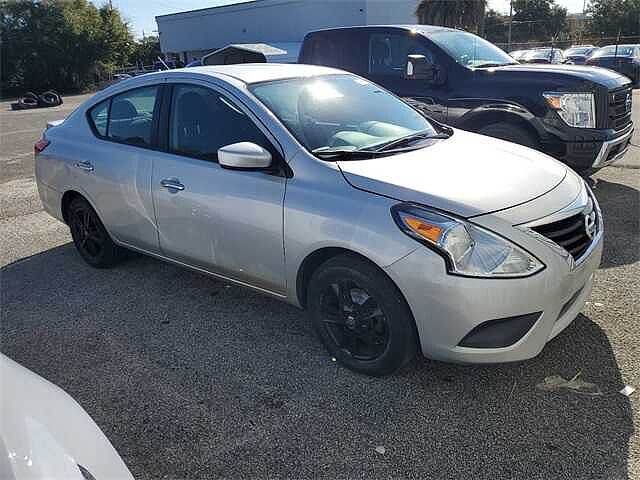 Nissan Versa