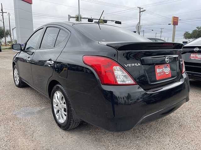 Nissan Versa