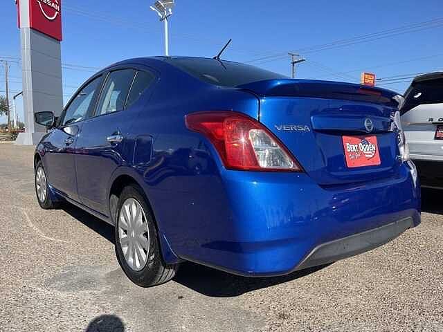 Nissan Versa