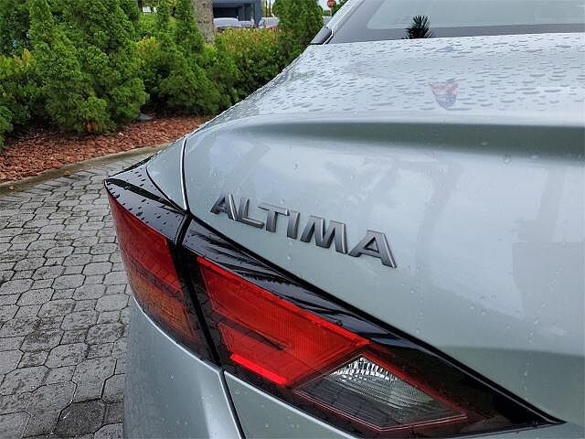 Nissan Altima