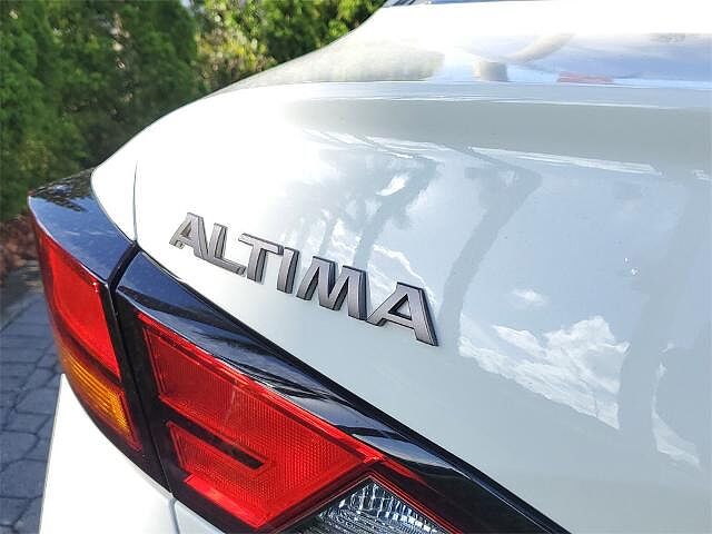 Nissan Altima