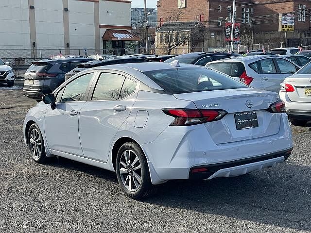 Nissan Versa