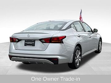 Nissan Altima  Brilliant Silver Metallic