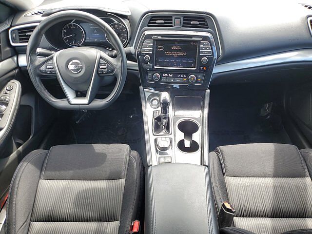 Nissan Maxima