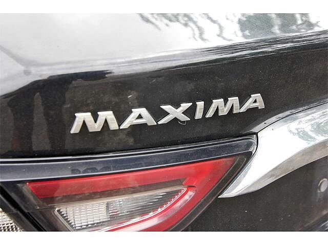 Nissan Maxima