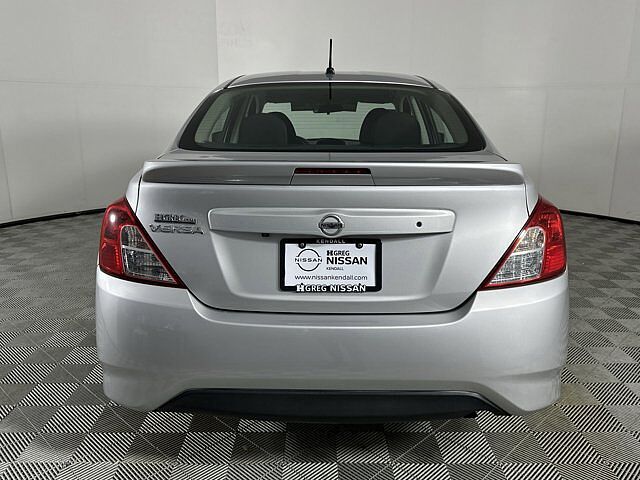 Nissan Versa