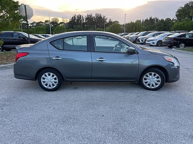 Nissan Versa