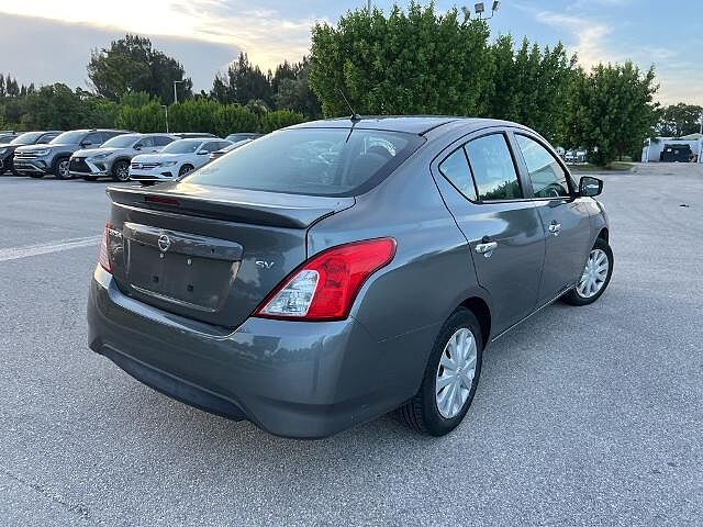 Nissan Versa