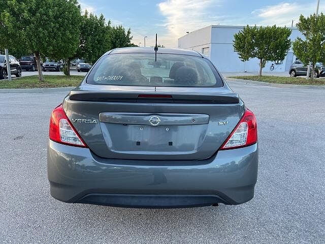 Nissan Versa