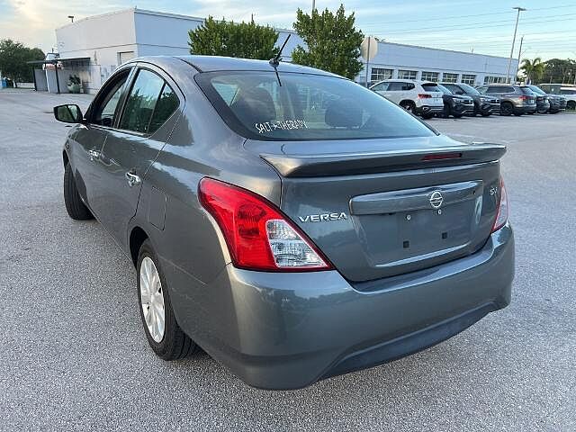 Nissan Versa